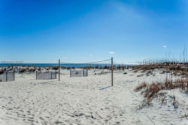 40 Folly Field Rd Apt A215, Hilton Head Island, SC 29928