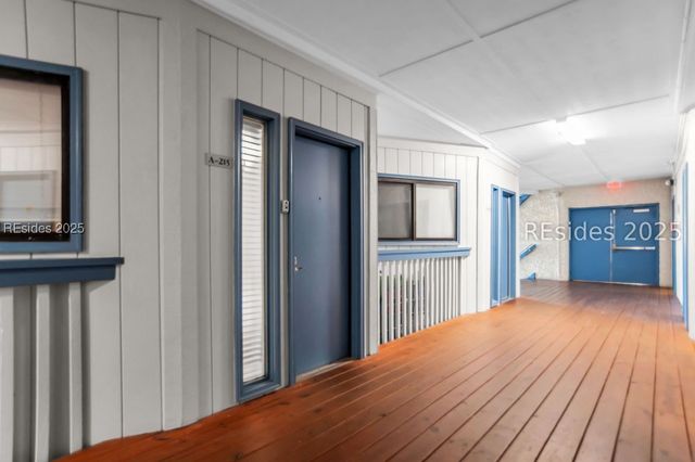40 Folly Field Rd Apt A215, Hilton Head Island, SC 29928