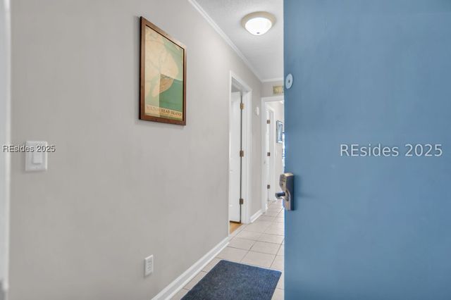 40 Folly Field Rd Apt A215, Hilton Head Island, SC 29928