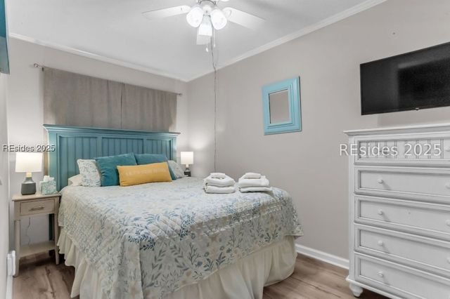 40 Folly Field Rd Apt A215, Hilton Head Island, SC 29928