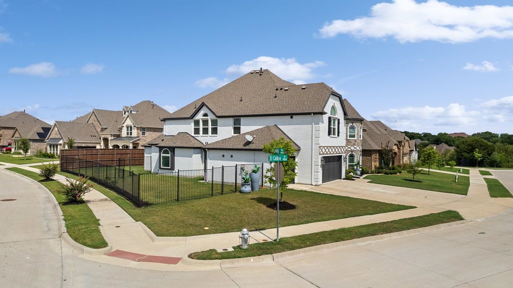 9840 El Colina Drive, Fort Worth, TX 76179 — photo 2