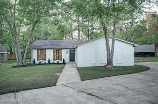394 Woodcliff Drive, Jackson, MS 39212