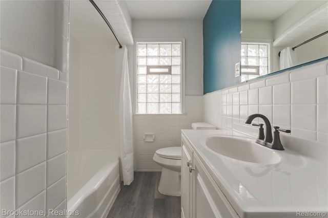 17006 Juliana Avenue, Eastpointe, MI 48021