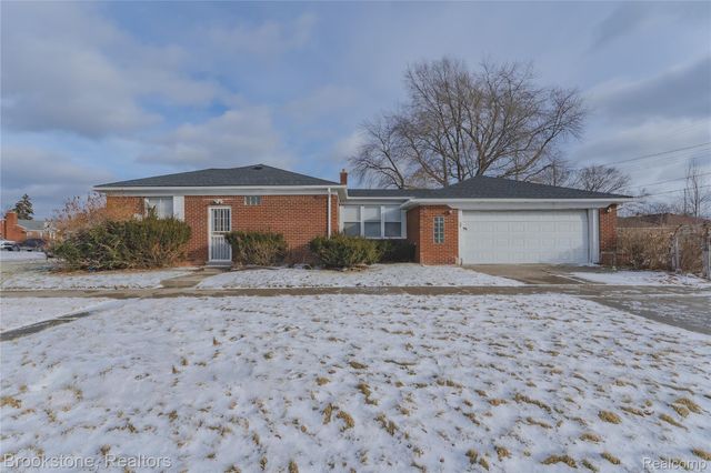 17006 Juliana Avenue, Eastpointe, MI 48021