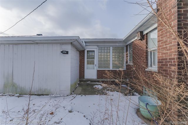 17006 Juliana Avenue, Eastpointe, MI 48021