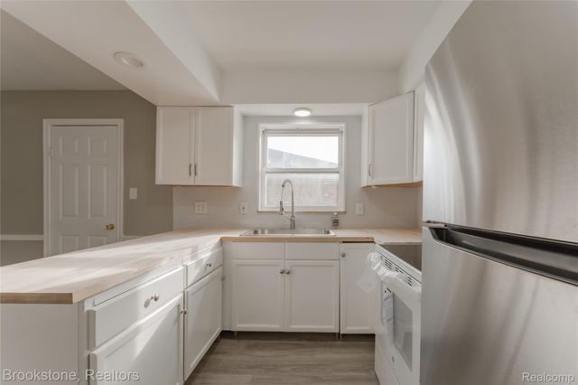 17006 Juliana Avenue, Eastpointe, MI 48021