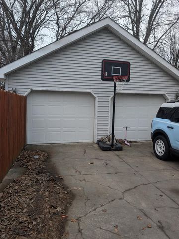 2600 Drexel Drive, Hobart, IN 46342