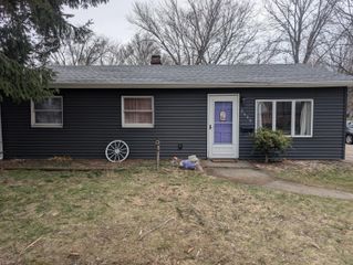 2600 Drexel Drive, Hobart, IN 46342