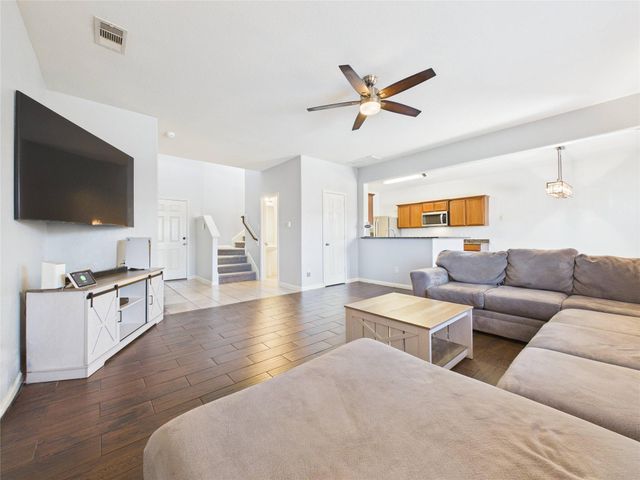 911 Marigold Road, Baytown, TX 77521