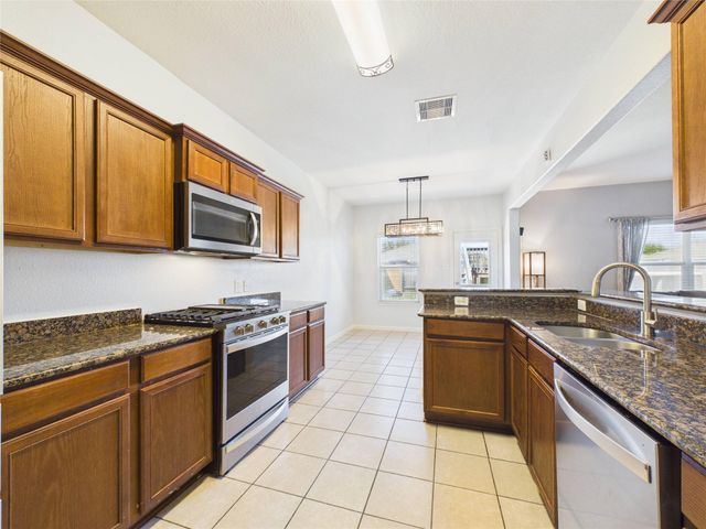 911 Marigold Road, Baytown, TX 77521