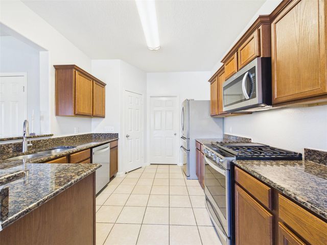 911 Marigold Road, Baytown, TX 77521