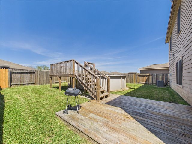 911 Marigold Road, Baytown, TX 77521