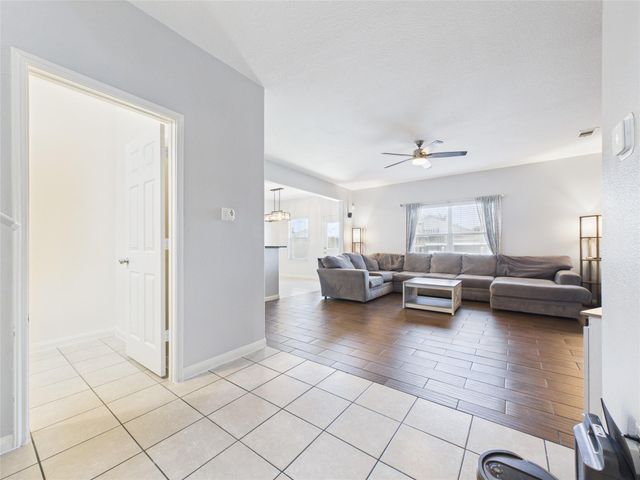 911 Marigold Road, Baytown, TX 77521