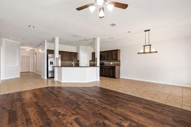 119 Country Crossing Circle, Magnolia, TX 77354