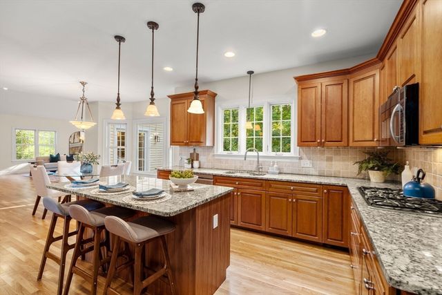 41 Oriole Road, Medfield, MA 02052