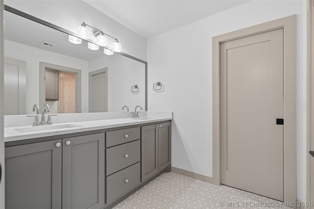 3921 S Madison Avenue, Tulsa, OK 74105