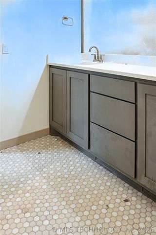 3921 S Madison Avenue, Tulsa, OK 74105