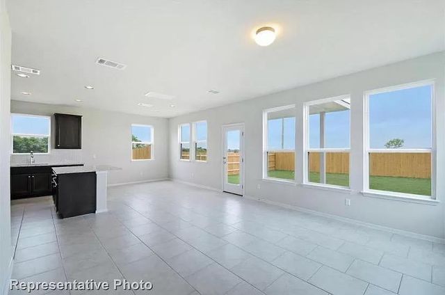 307 Insider LOOP, Elgin, TX 78621