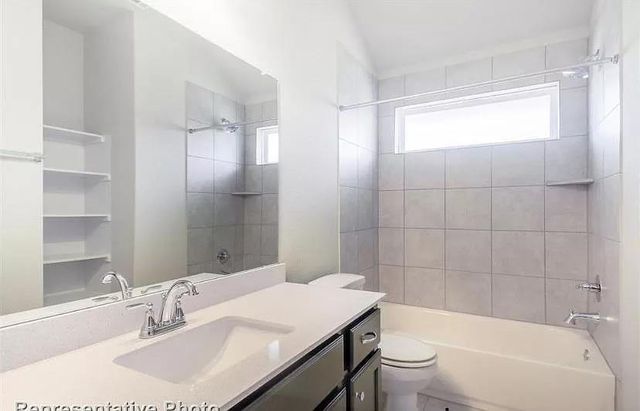 307 Insider LOOP, Elgin, TX 78621