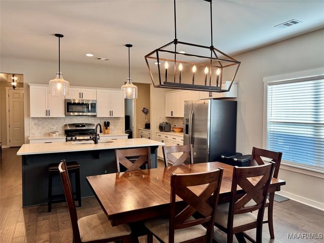 275 Hedgefield Drive, Prattville, AL 36066