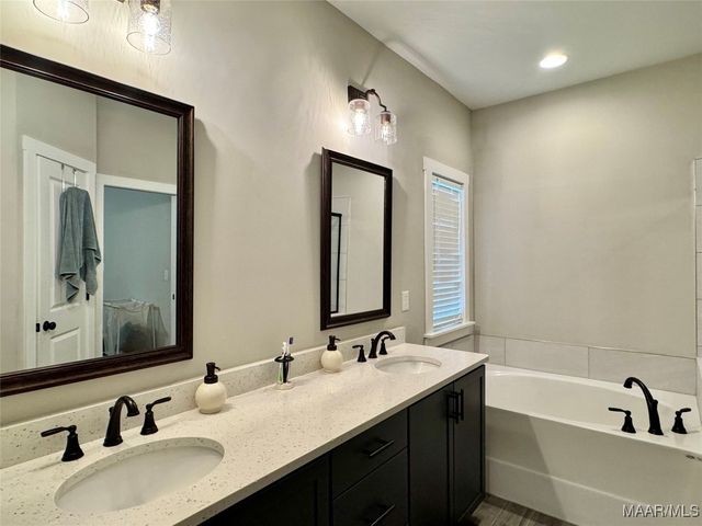 275 Hedgefield Drive, Prattville, AL 36066