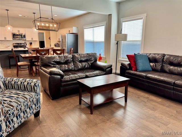 275 Hedgefield Drive, Prattville, AL 36066