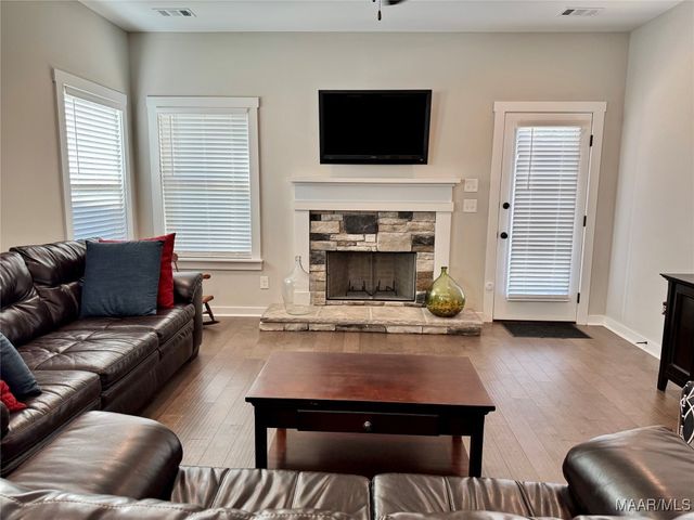 275 Hedgefield Drive, Prattville, AL 36066