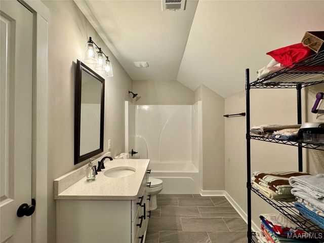 275 Hedgefield Drive, Prattville, AL 36066