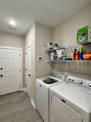 275 Hedgefield Drive, Prattville, AL 36066