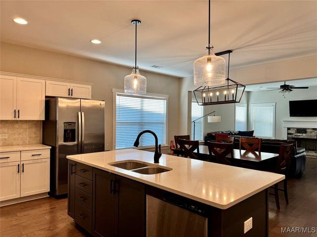 275 Hedgefield Drive, Prattville, AL 36066