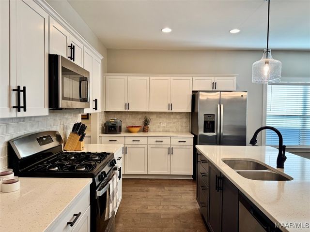 275 Hedgefield Drive, Prattville, AL 36066