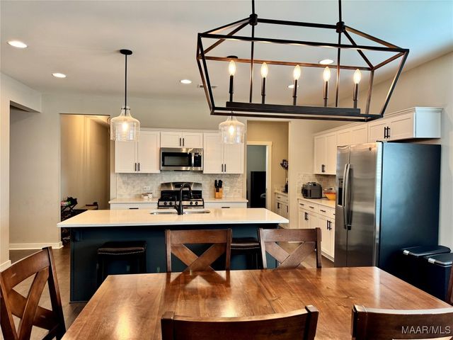 275 Hedgefield Drive, Prattville, AL 36066