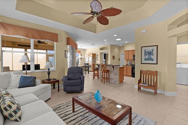 578 INNER CIRCLE, The Villages, FL 32162