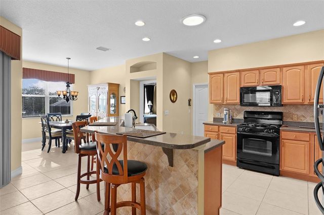 578 INNER CIRCLE, The Villages, FL 32162