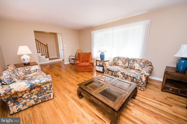49 LOPATCONG DR, Ewing, NJ 08638