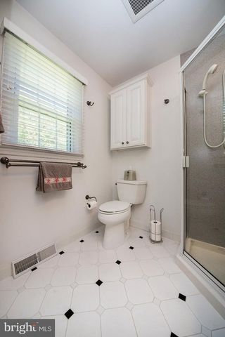 49 LOPATCONG DR, Ewing, NJ 08638