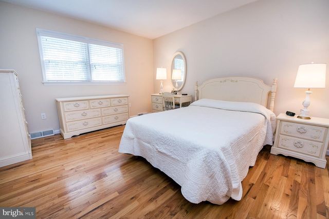 49 LOPATCONG DR, Ewing, NJ 08638