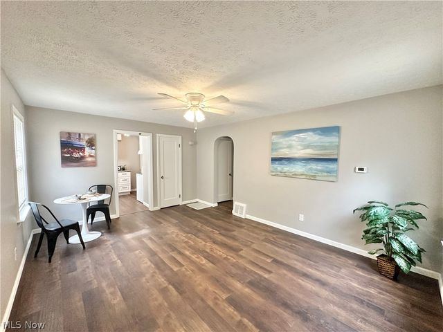 119 Adams Avenue, Cuyahoga Falls, OH 44221