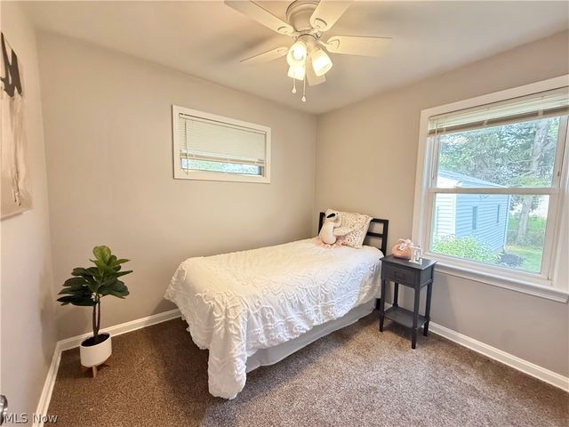 119 Adams Avenue, Cuyahoga Falls, OH 44221