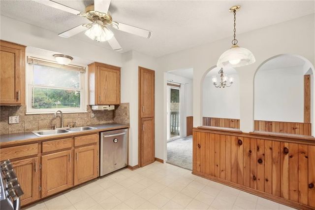 16612 W 125th Street, Olathe, KS 66062