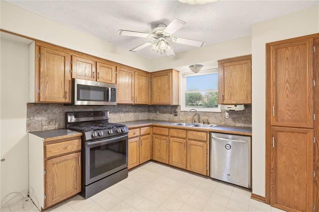 16612 W 125th Street, Olathe, KS 66062
