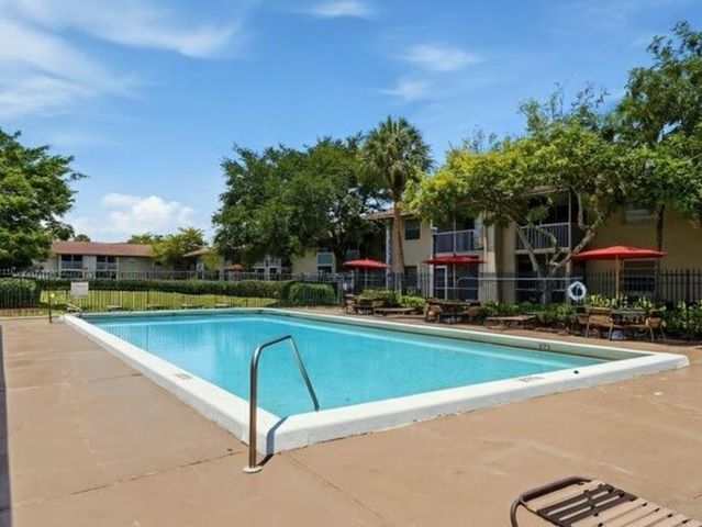 8820 Royal Palm Boulevard 104, Coral Springs, FL 33065