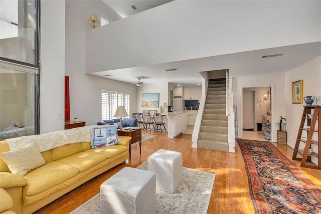 548 Oglethorpe Ave 11, St Simons Island, GA 31522