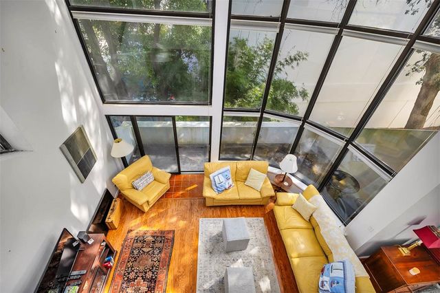 548 Oglethorpe Ave 11, St Simons Island, GA 31522