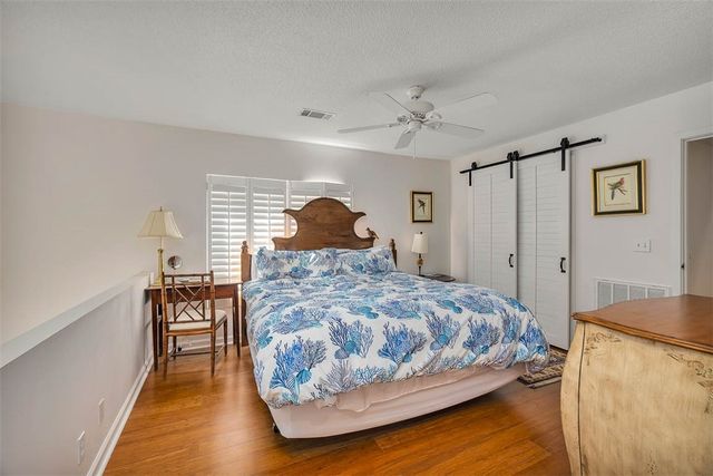 548 Oglethorpe Ave 11, St Simons Island, GA 31522