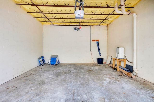 548 Oglethorpe Ave 11, St Simons Island, GA 31522