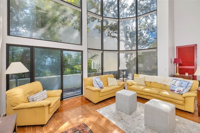 548 Oglethorpe Ave 11, St Simons Island, GA 31522