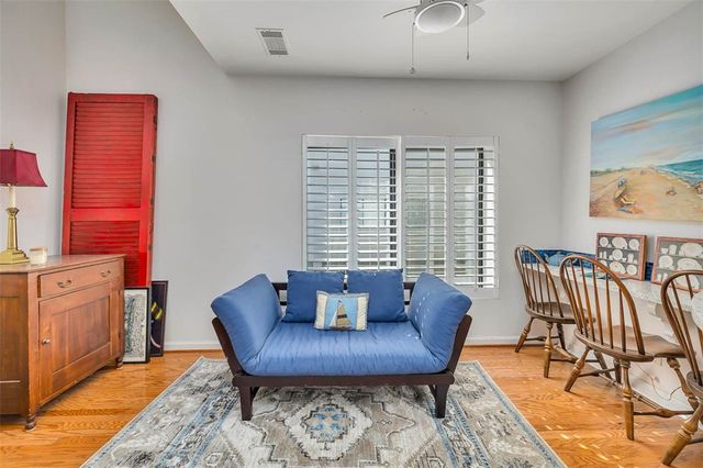 548 Oglethorpe Ave 11, St Simons Island, GA 31522