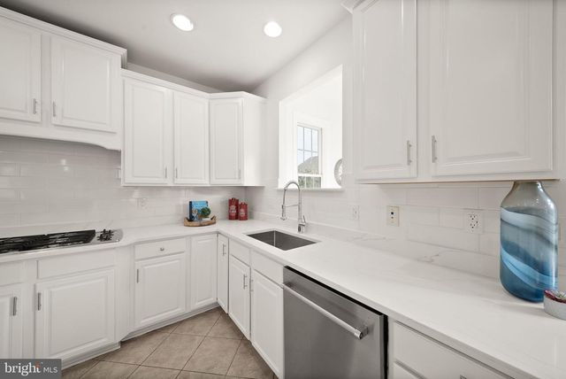 23246 MINERVA DR, Brambleton, VA 20148