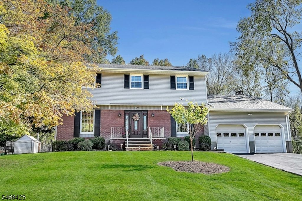 8 Cedar Ln, Roseland Boro, NJ 07068 — photo 2